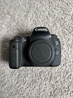 Canon EOS 60D DSLR Camera Body and Battery Chargers with batteries